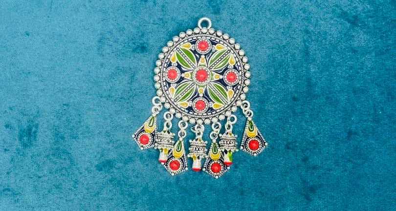 Broche 7