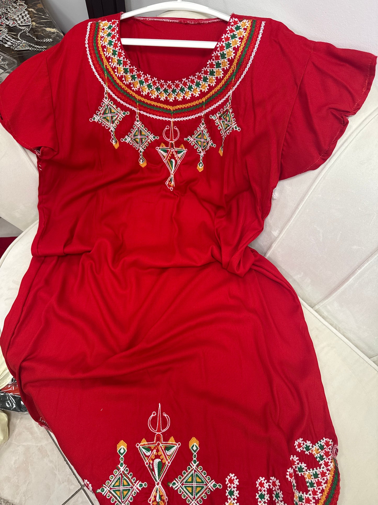 Robes brodées mirwaha midi