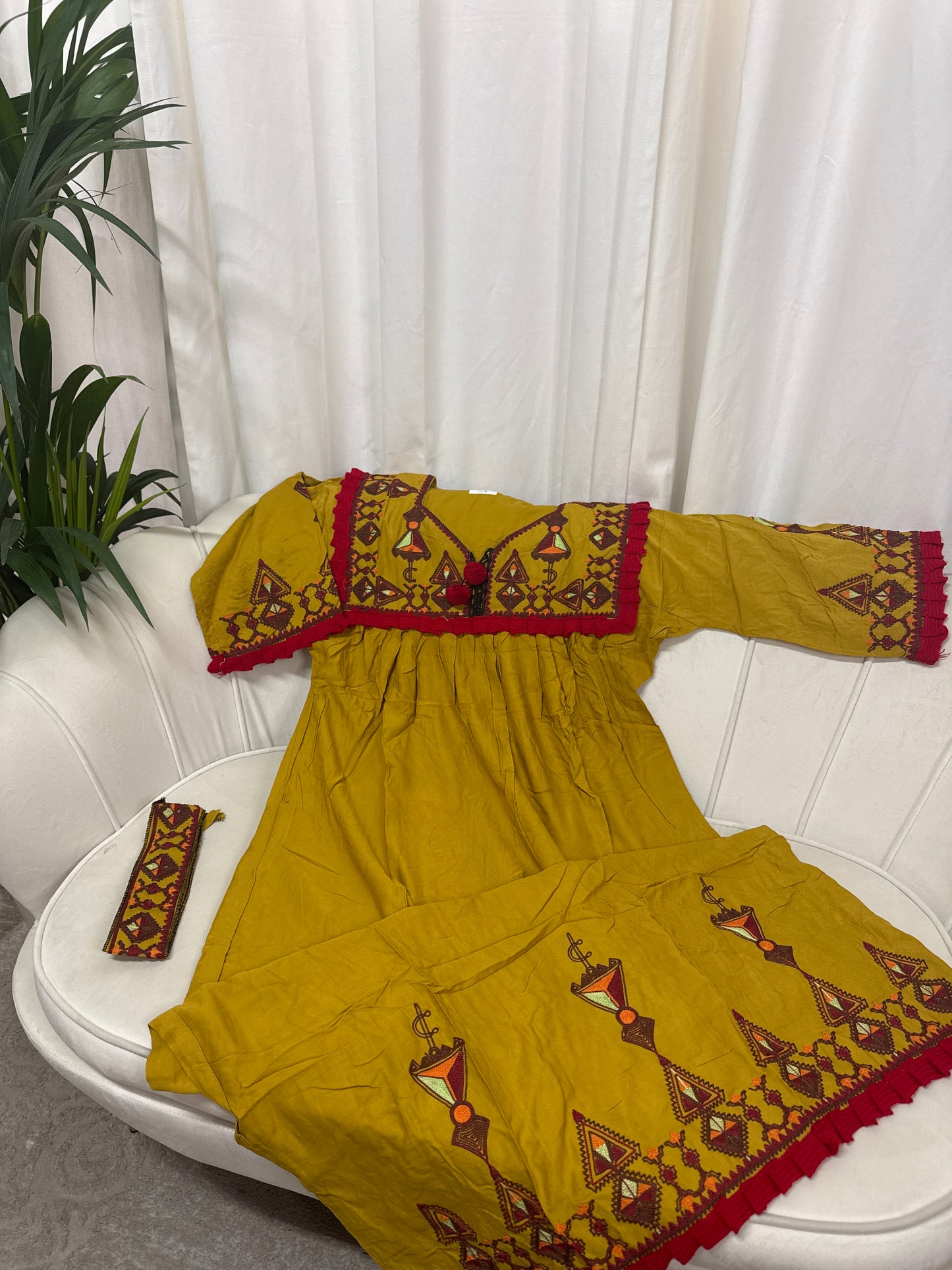 Robes longues brodé avec ceinture