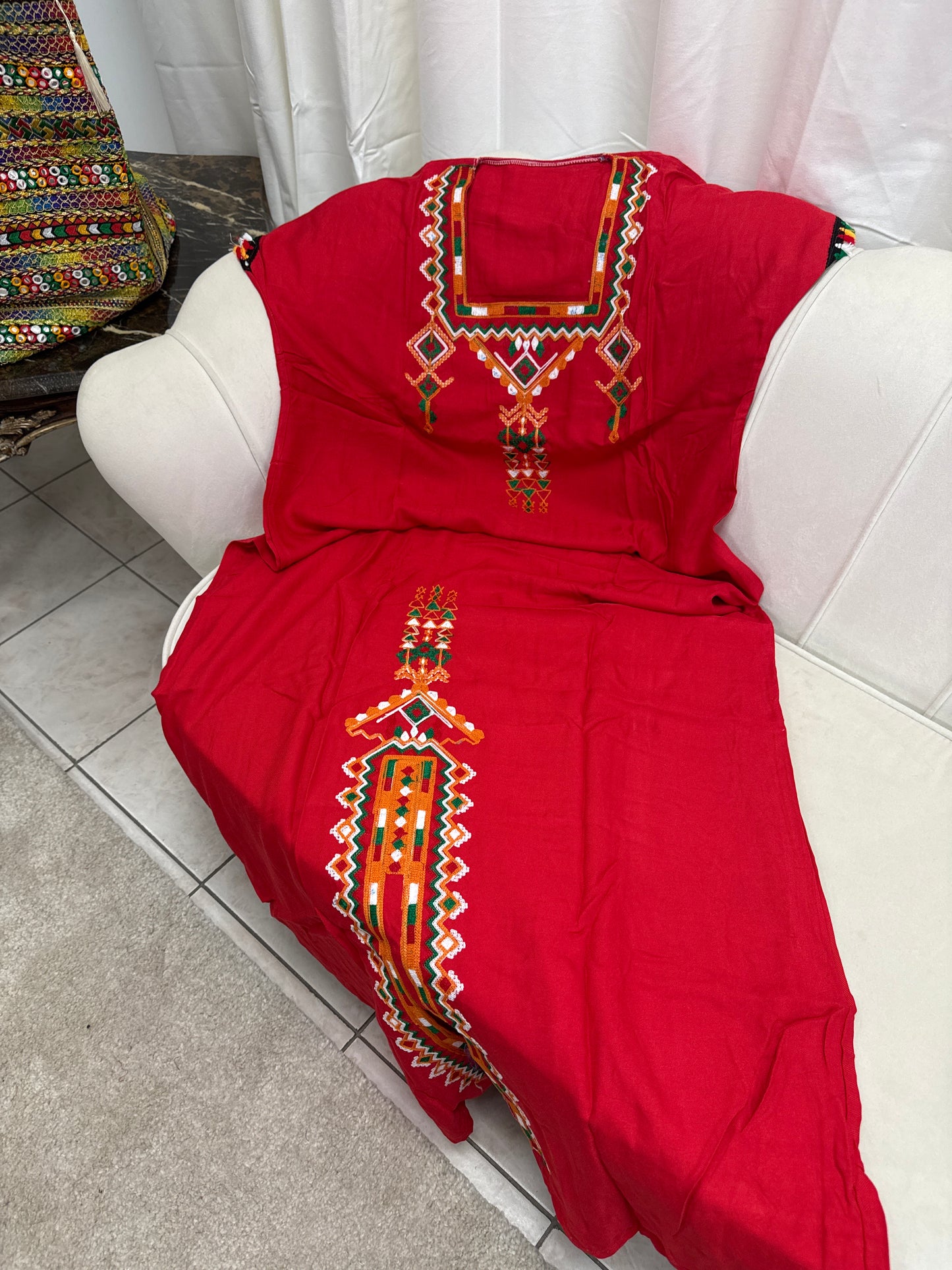 Robe brodé avec fonte