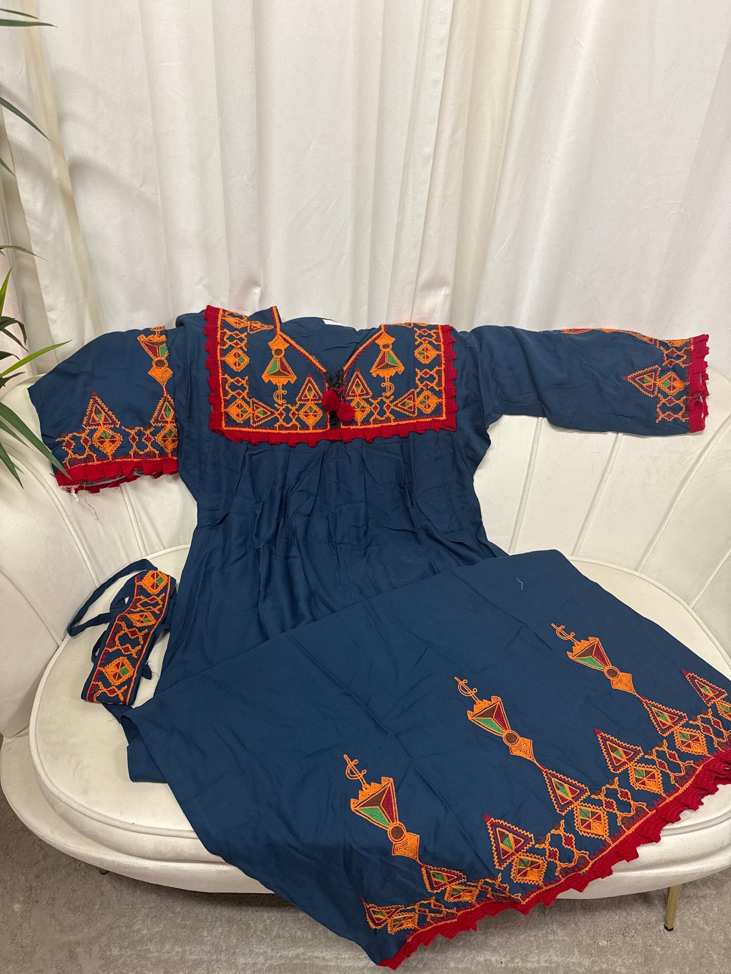 Robes longues brodé avec ceinture