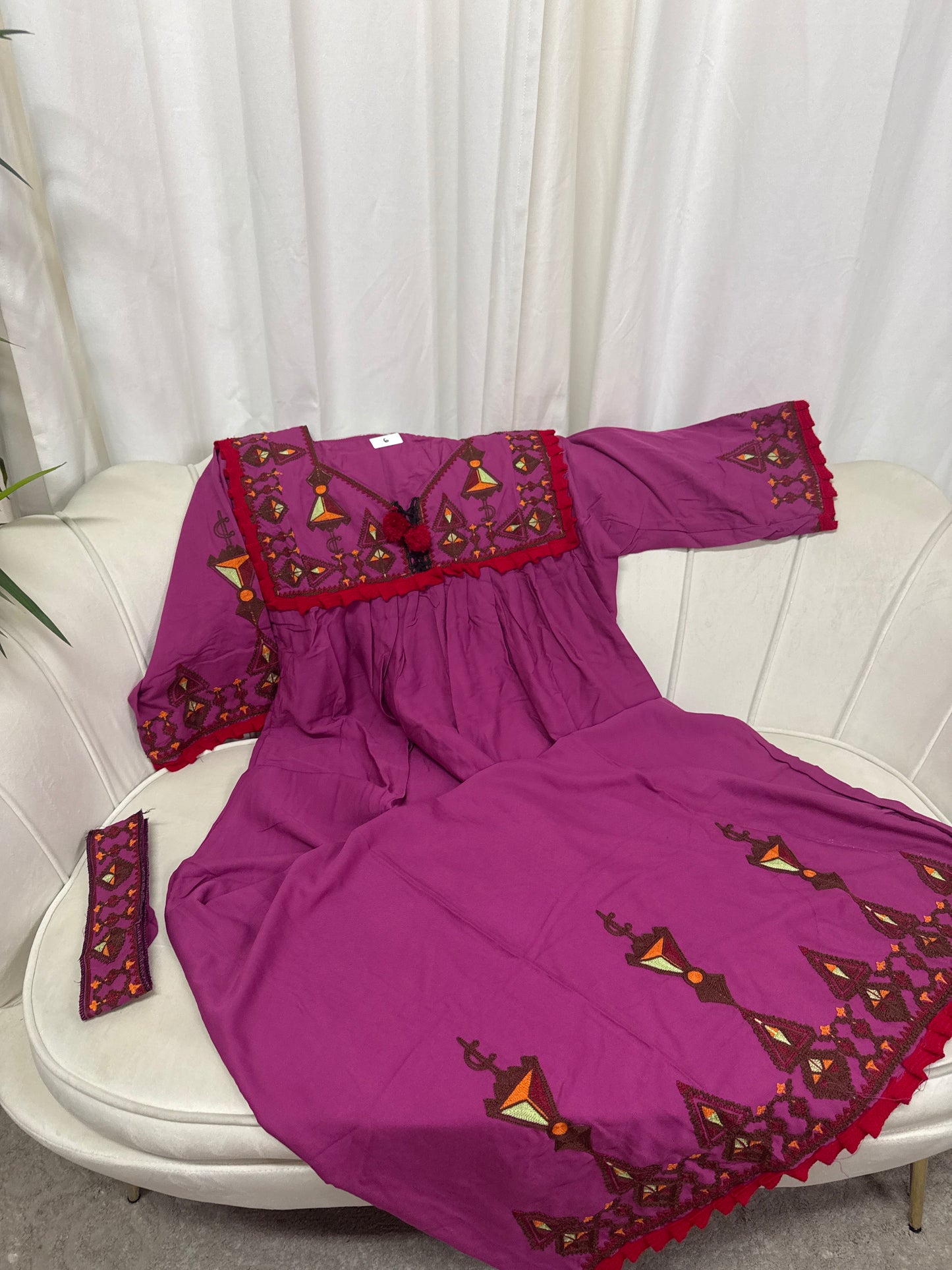 Robes longues brodé avec ceinture