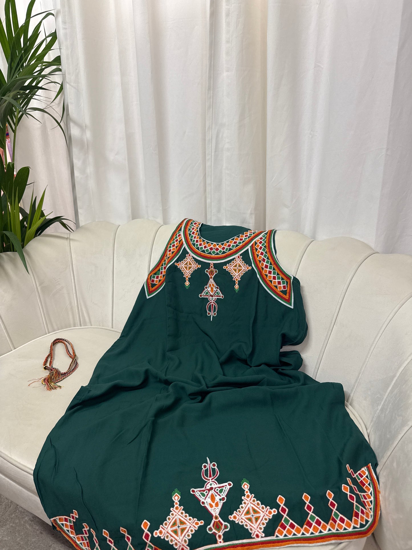Robes midi brodées sans manches