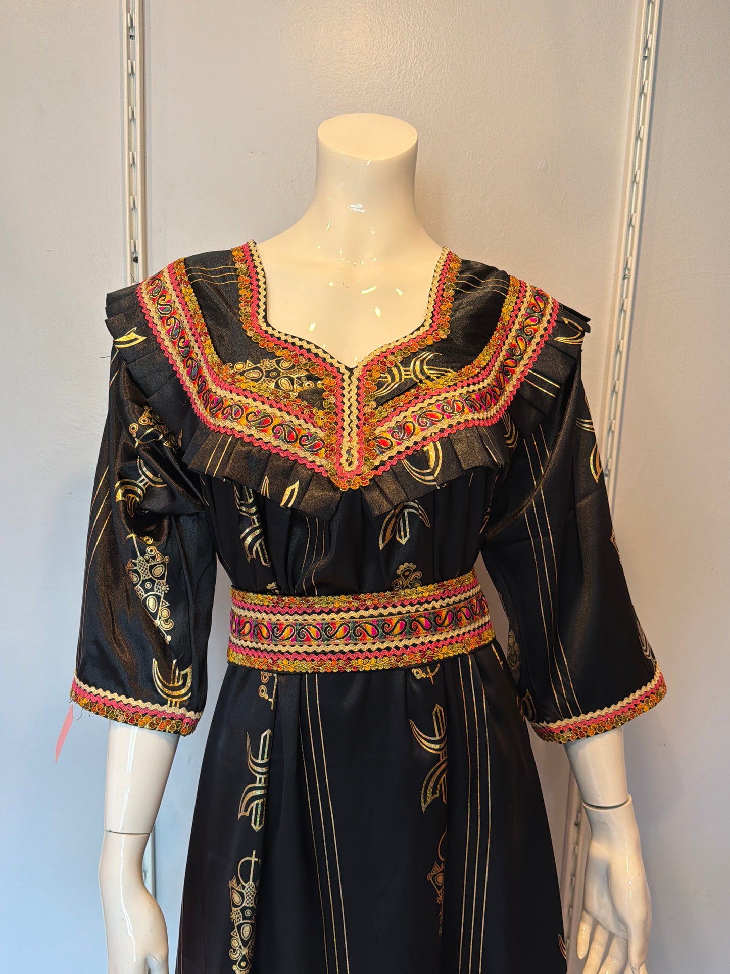 Robe Naya