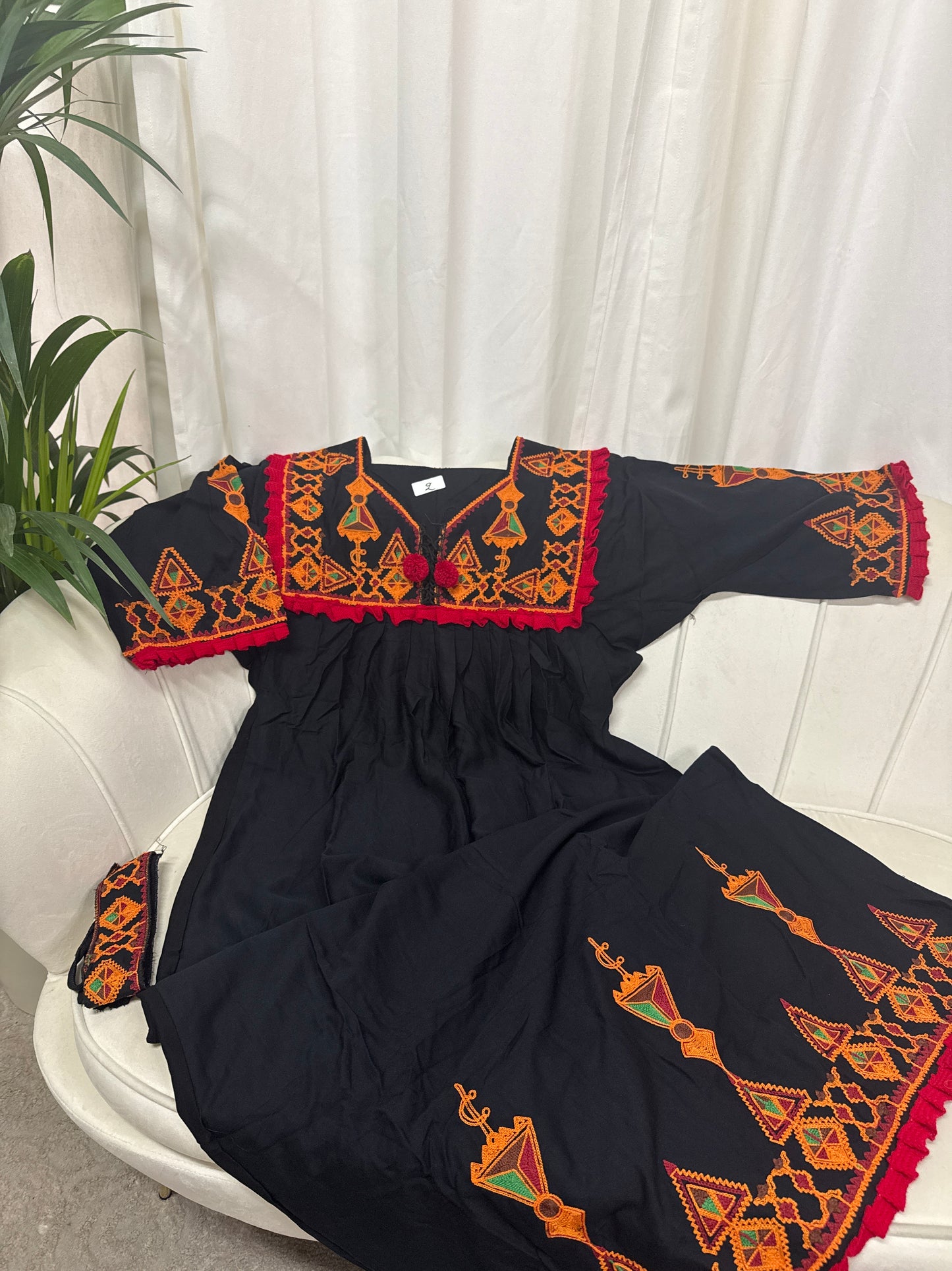 Robes longues brodé avec ceinture