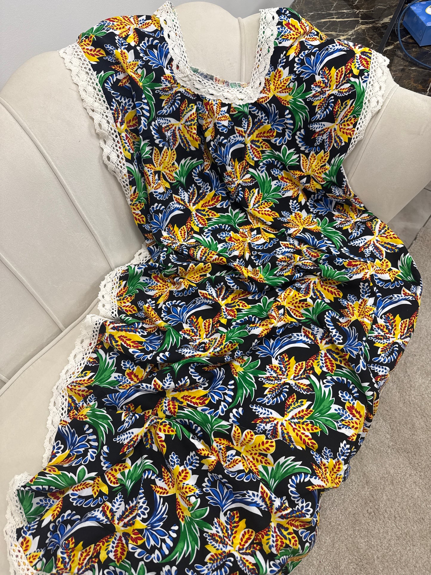 Robe maison avec dentelle