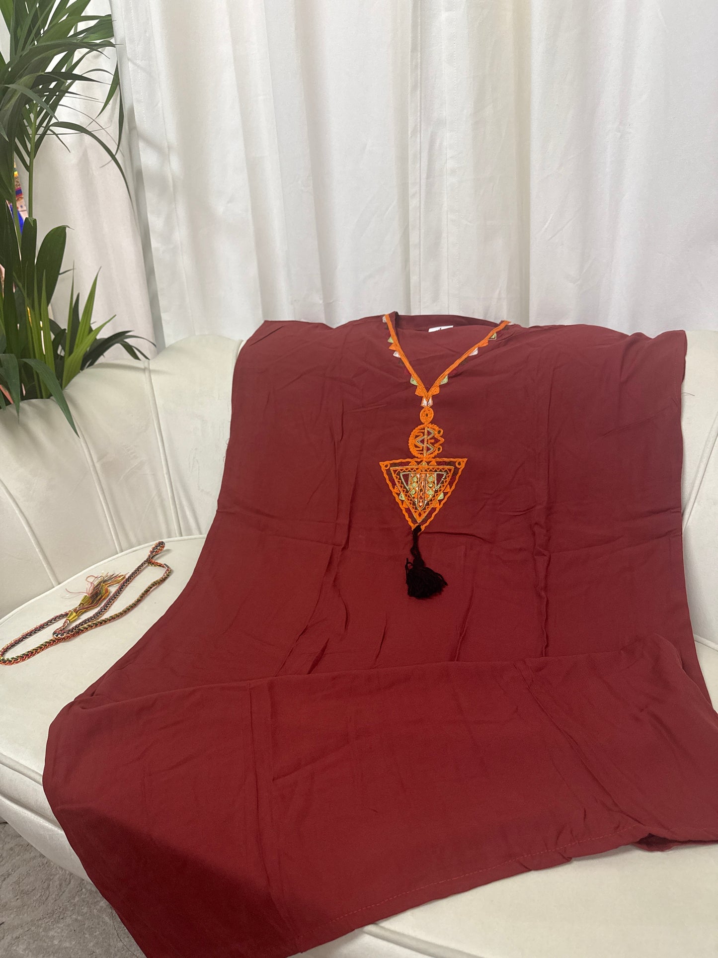 Robes berbères brodées