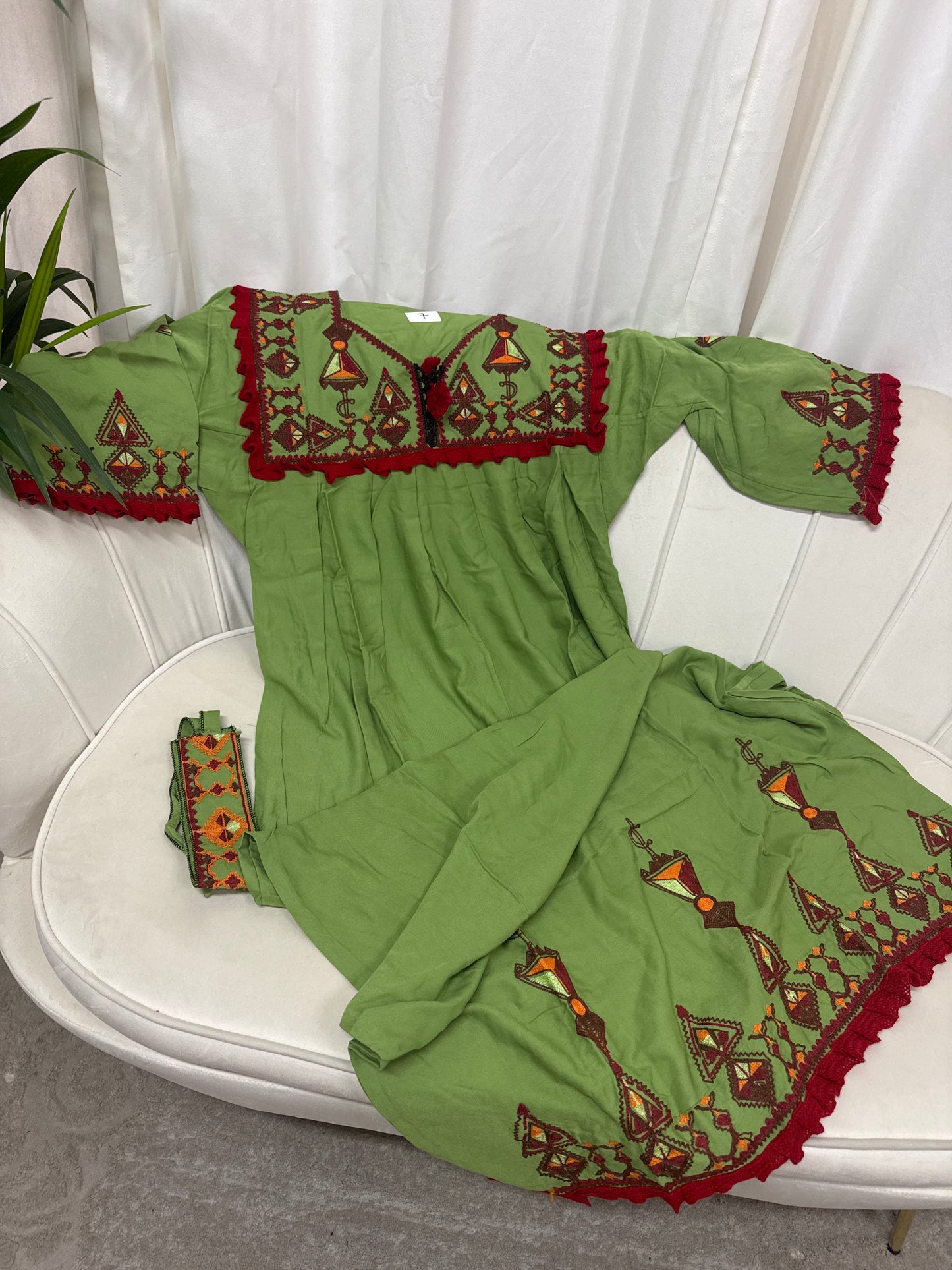 Robes longues brodé avec ceinture