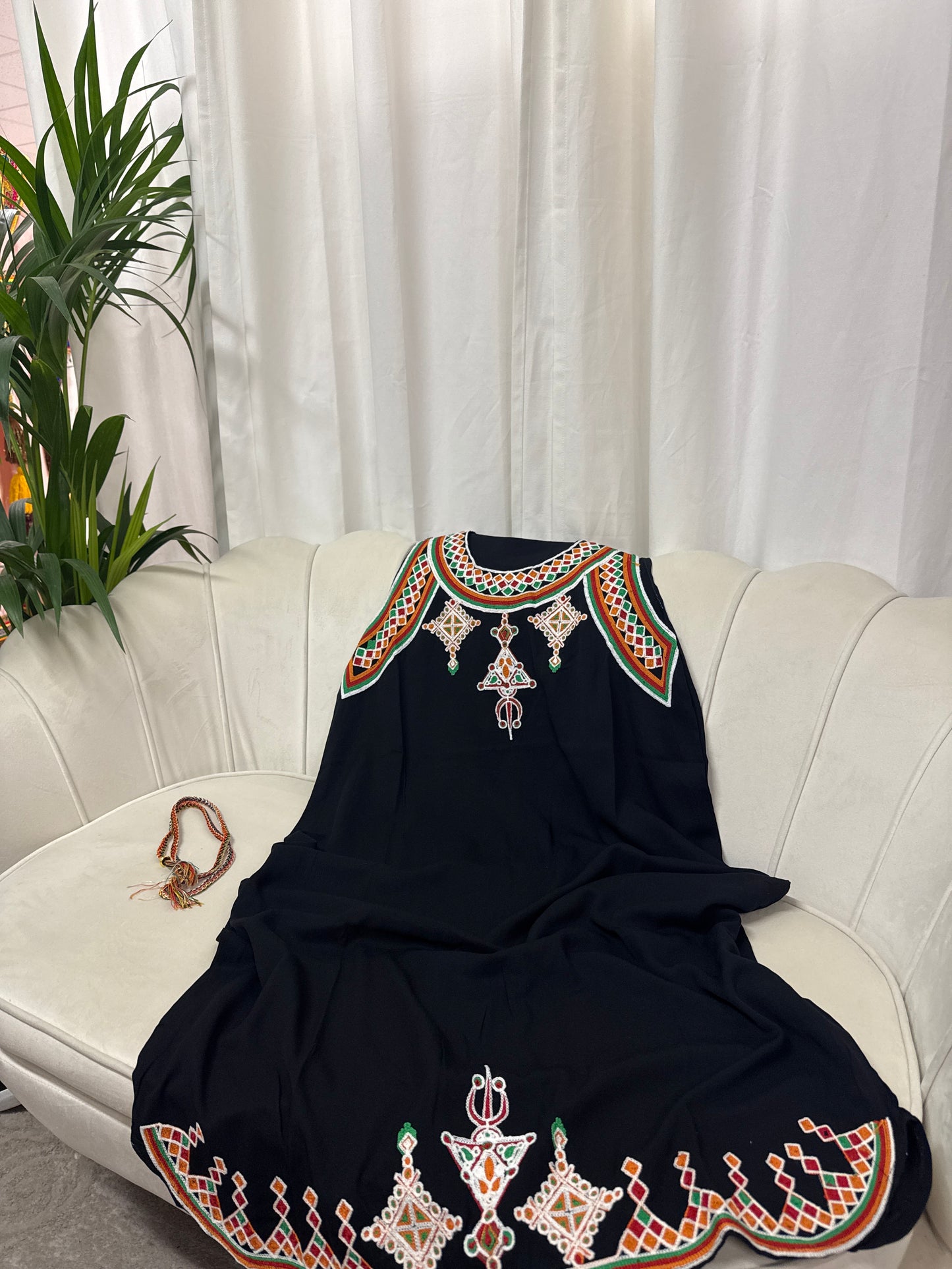 Robes midi brodées sans manches
