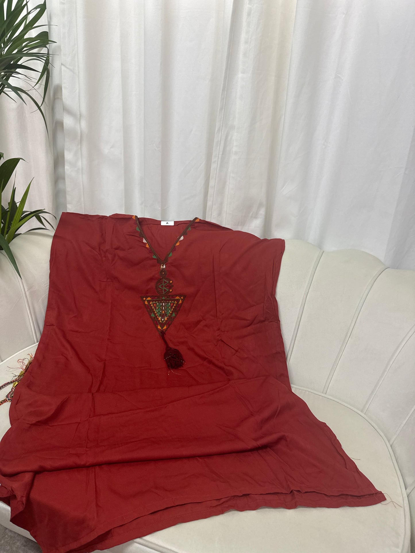 Robes berbères brodées