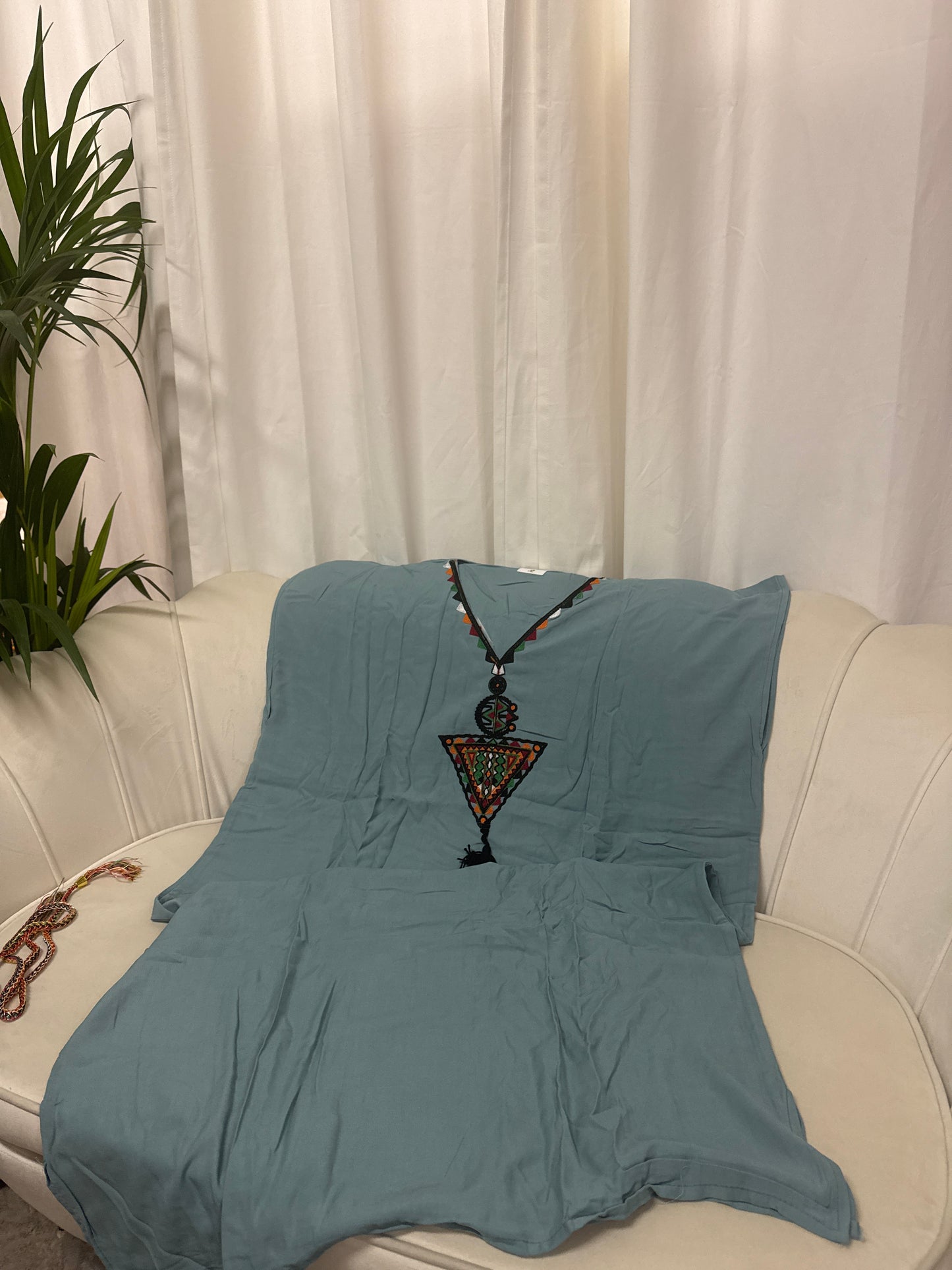 Robes berbères brodées