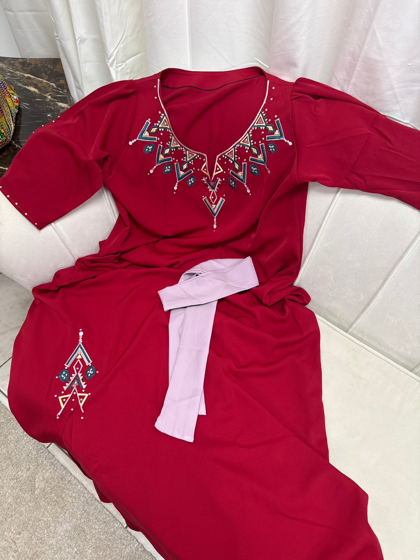 Robe brodé