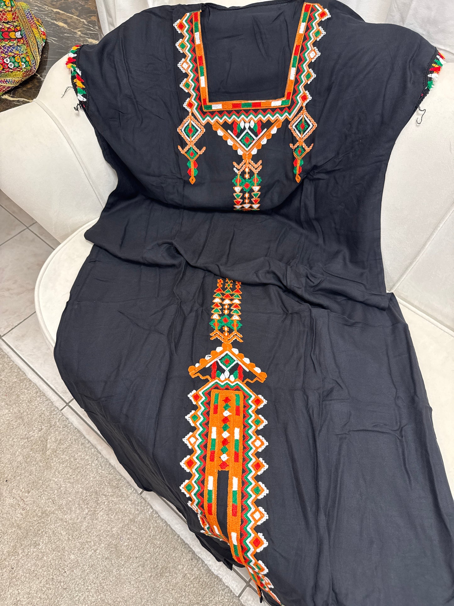Robe brodé avec fonte