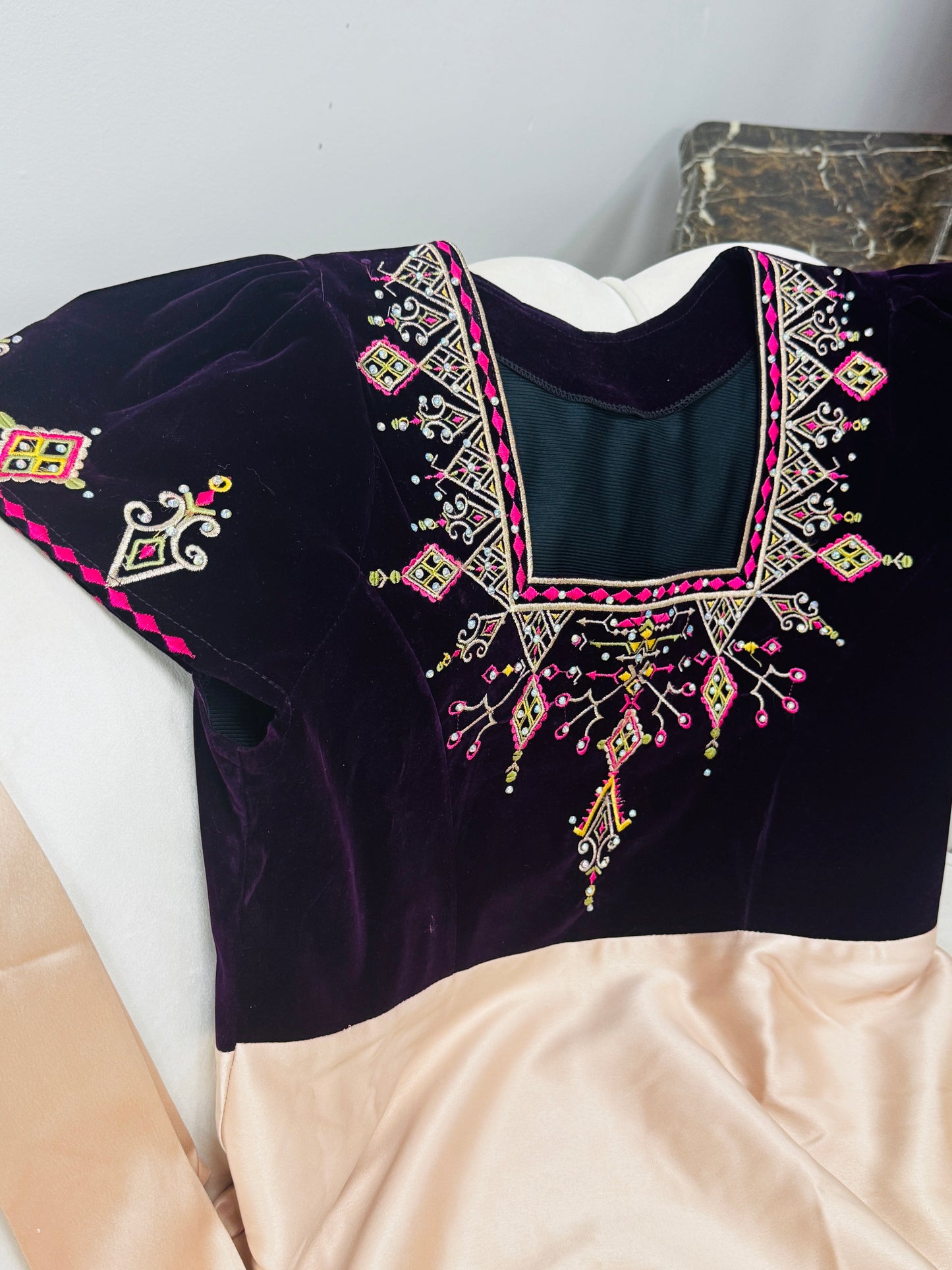 Robes brodées kabyle velours 