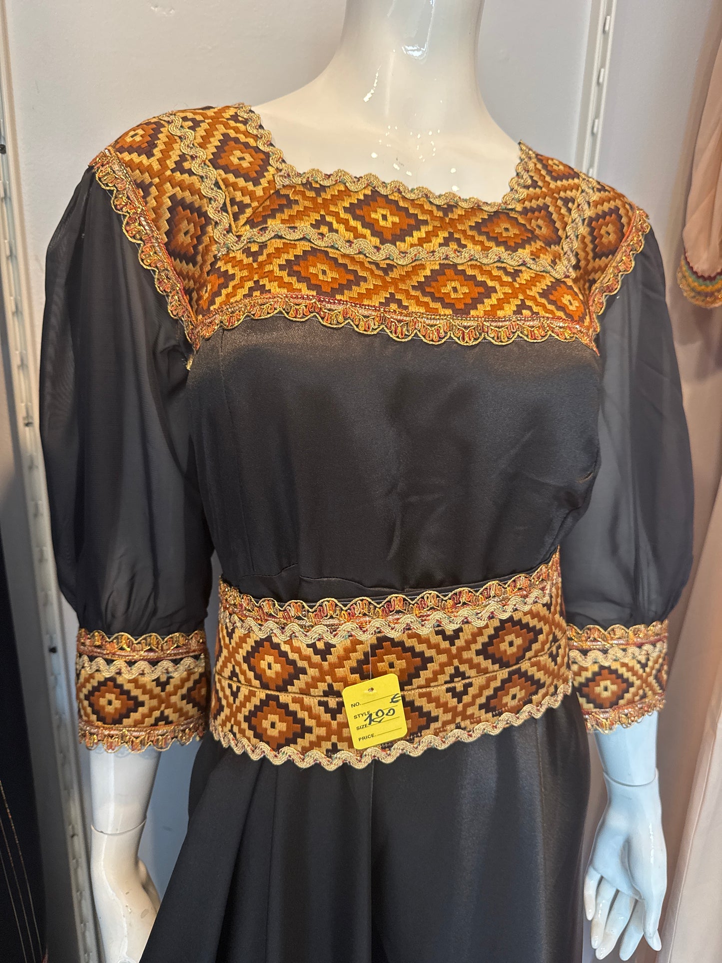 Robe Inaya