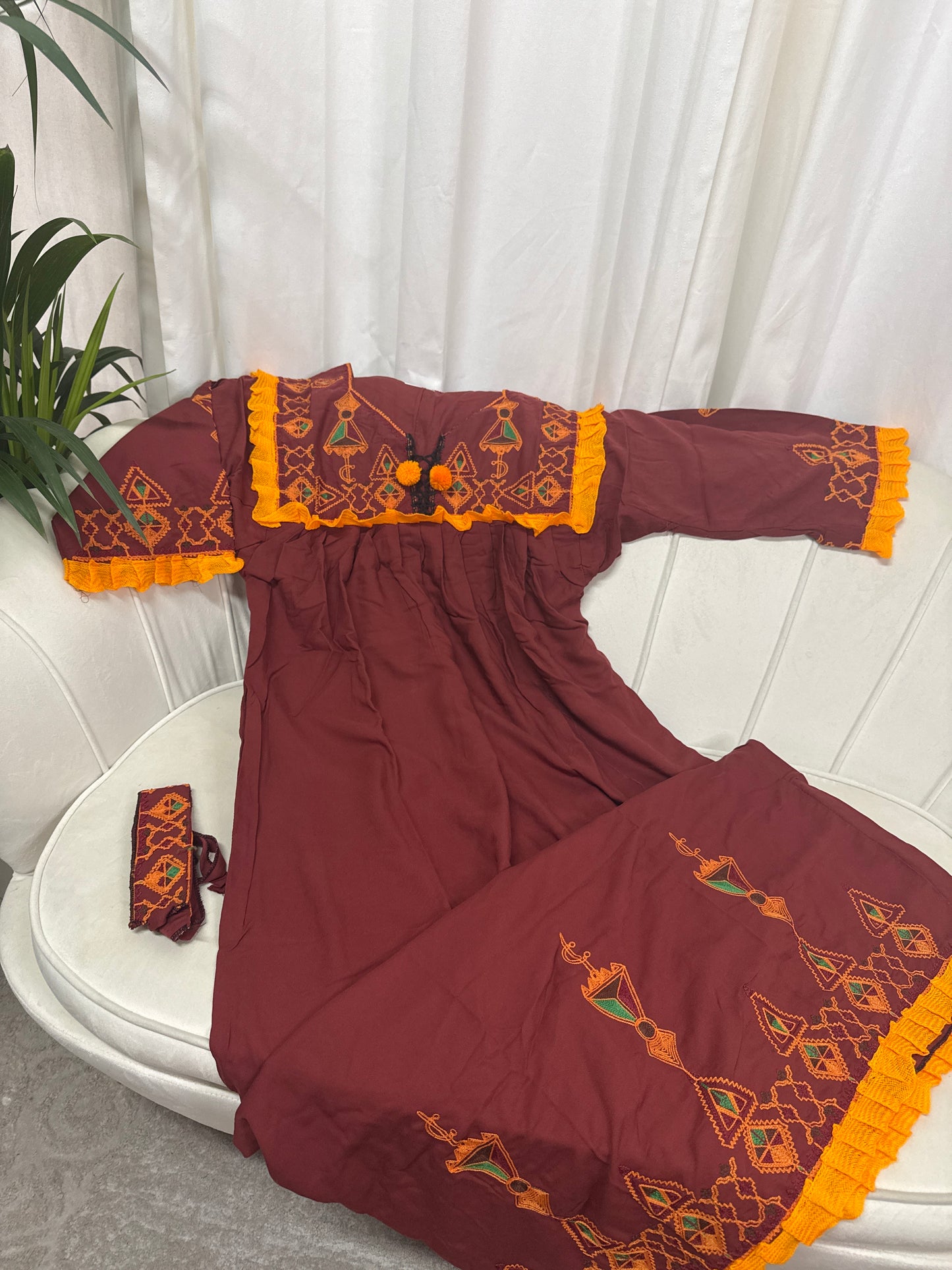 Robes longues brodé avec ceinture