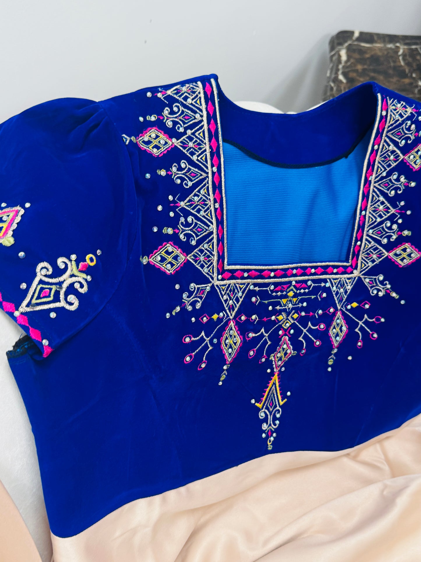 Robes brodées kabyle velours 