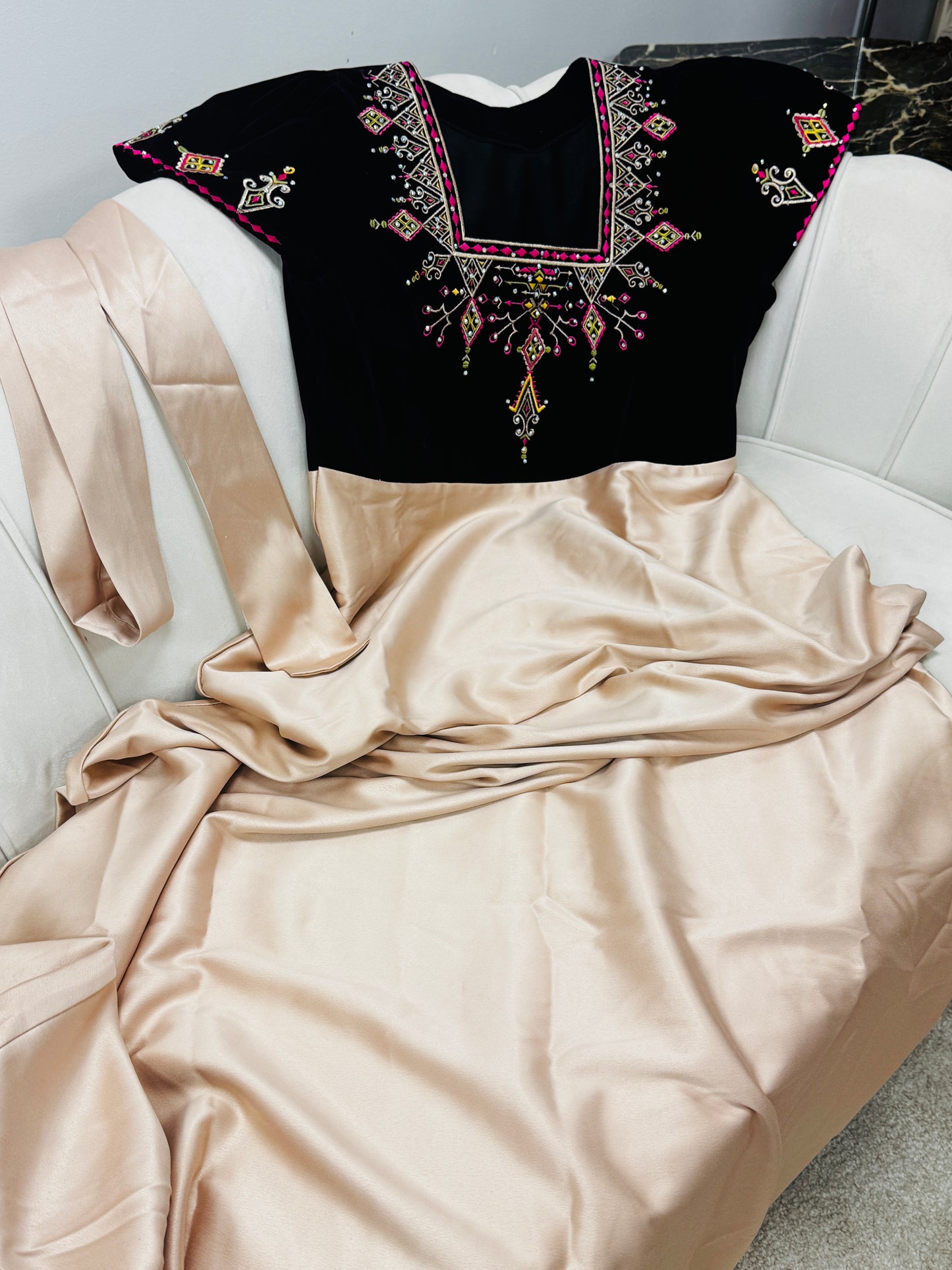 Robes brodées kabyle velours 