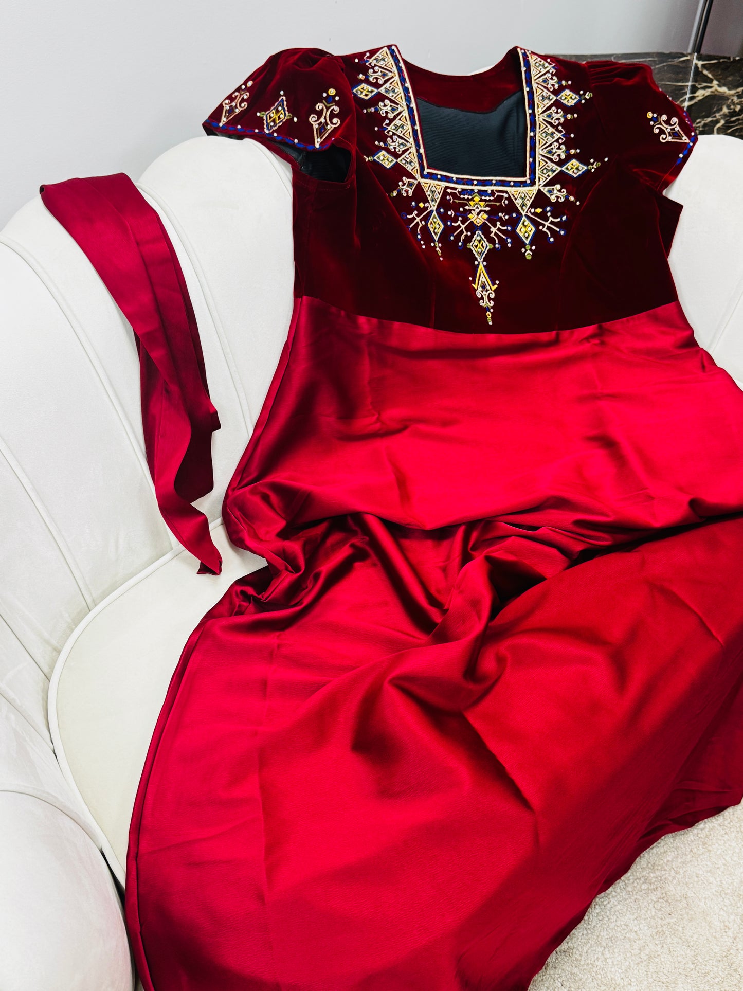 Robes brodées kabyle velours 