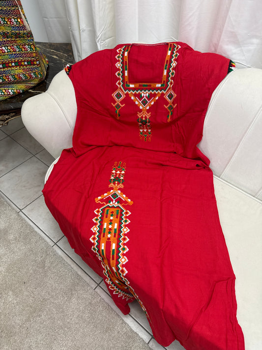 Robe brodé avec fonte
