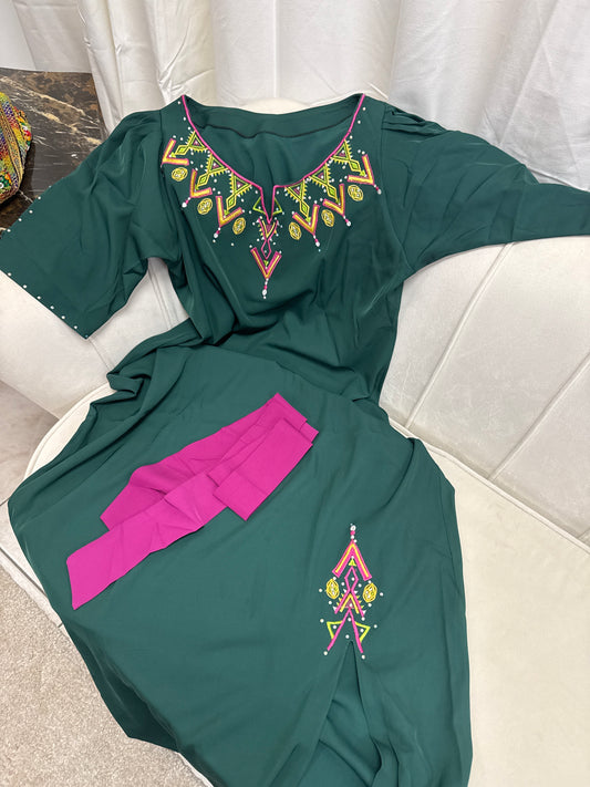 Robe brodé