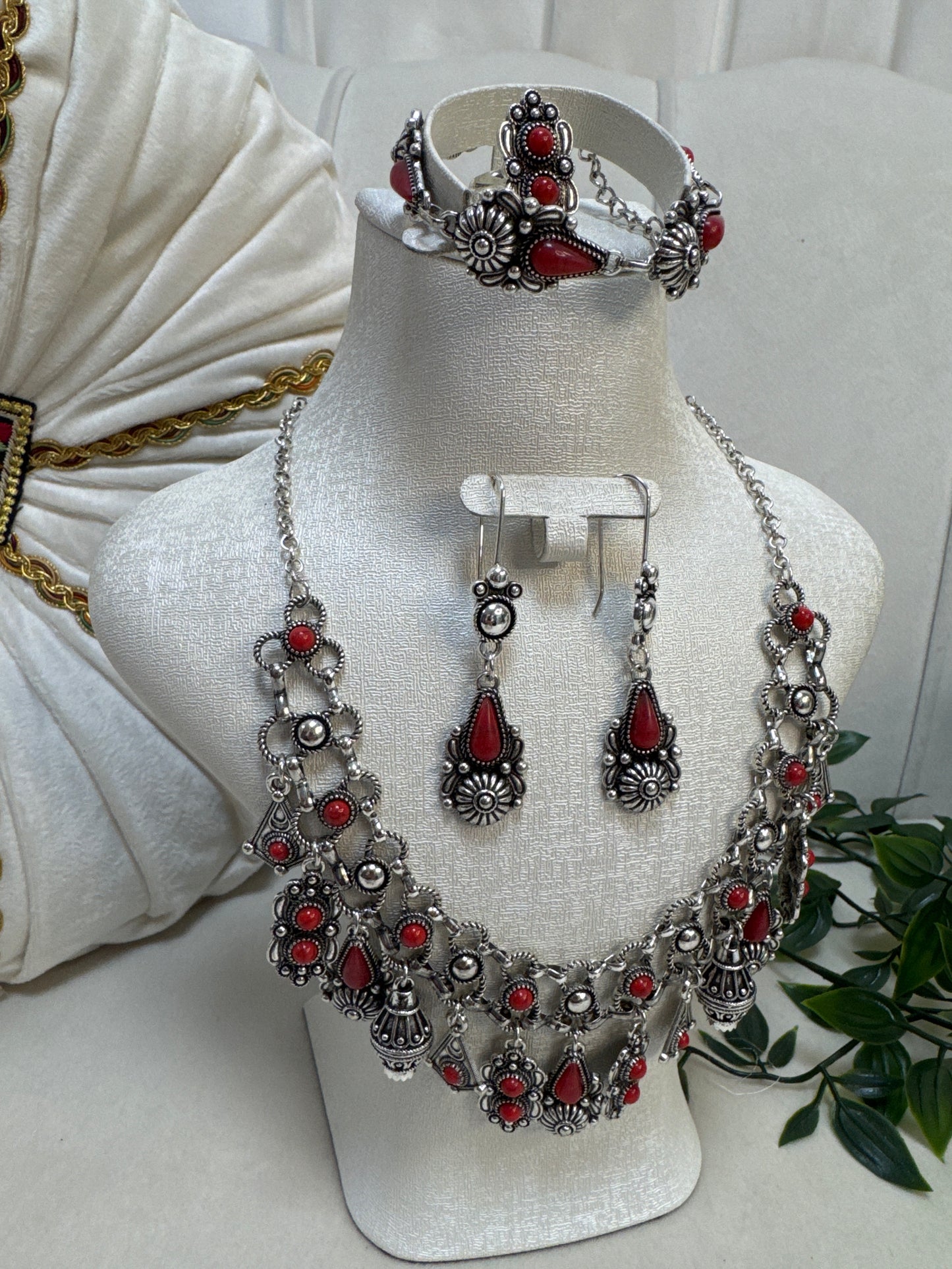 Parure kabyle, 4 pièces (C2)