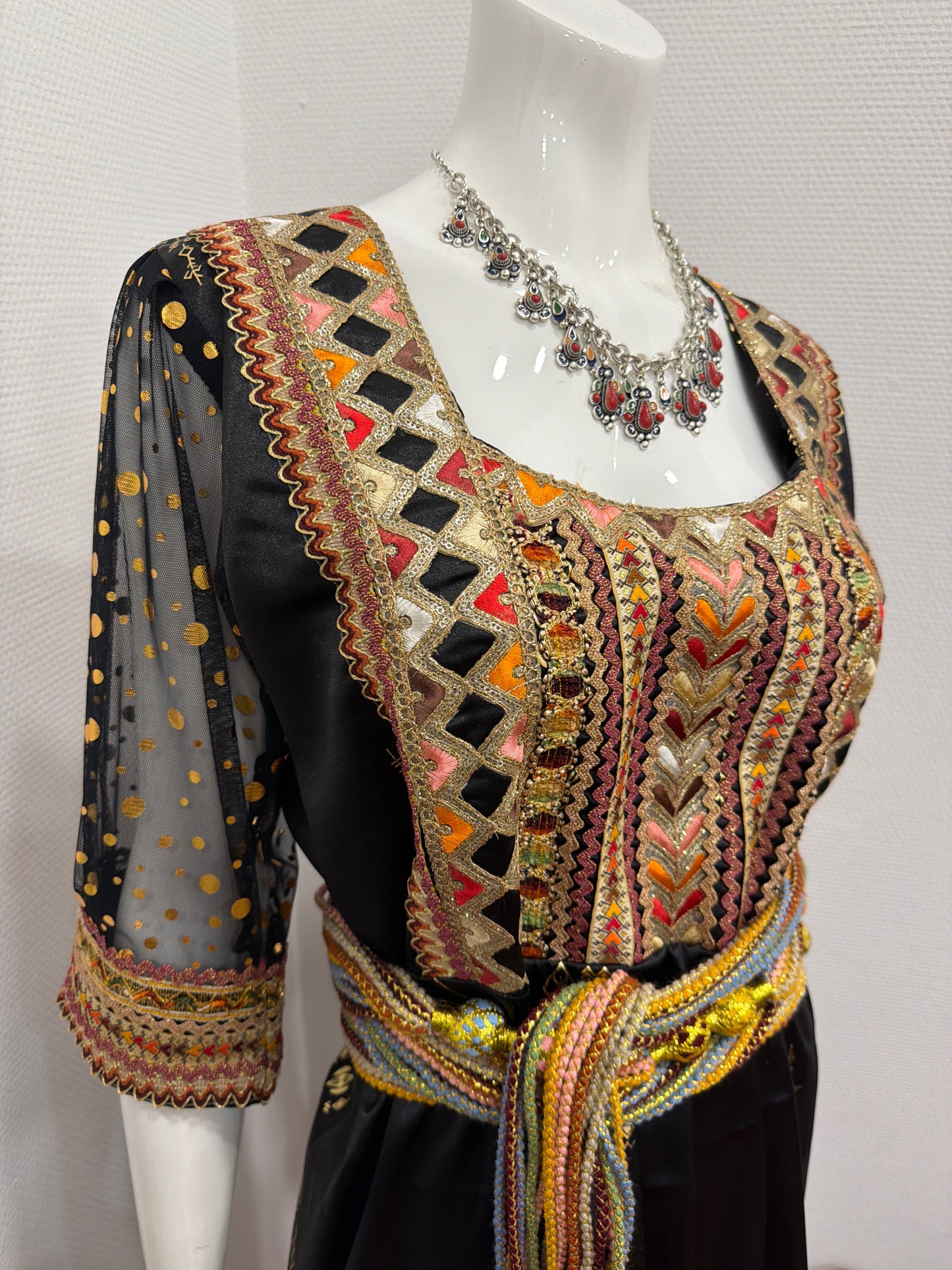 Robe Nissa