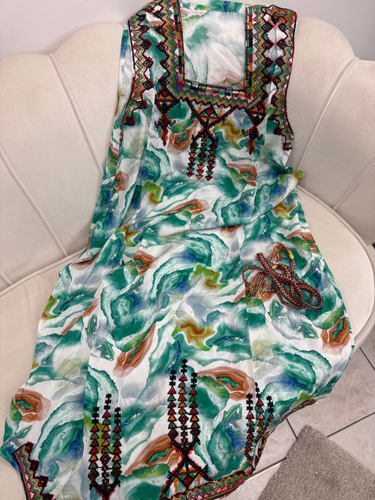 Robe brodé courte