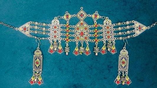 Bijoux de tête avec boucle d’oreilles