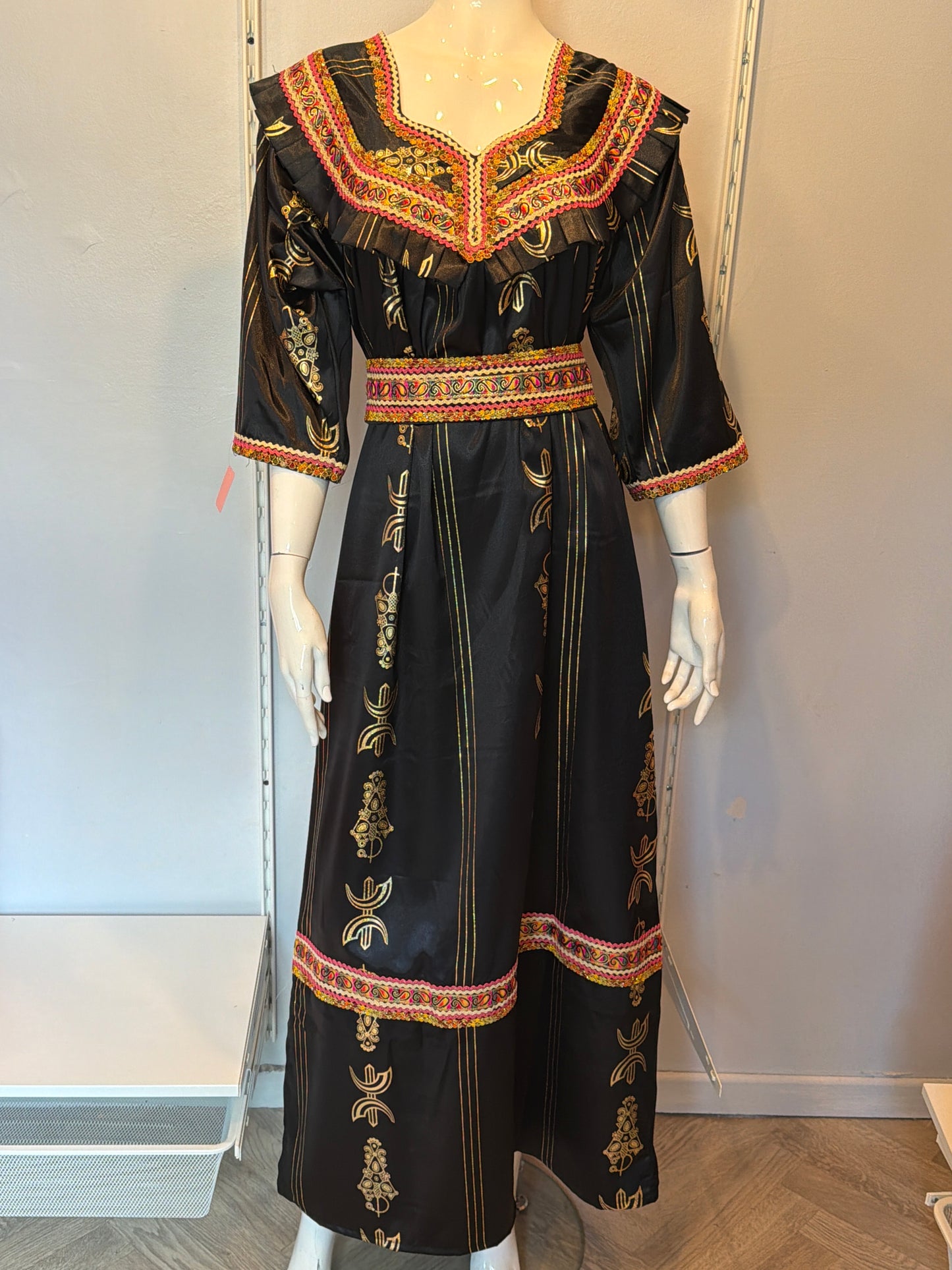 Robe Naya