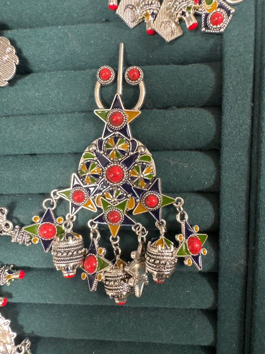 Broche 9