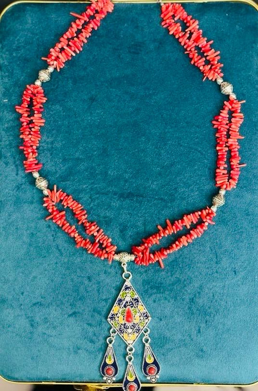 Collier long rouge