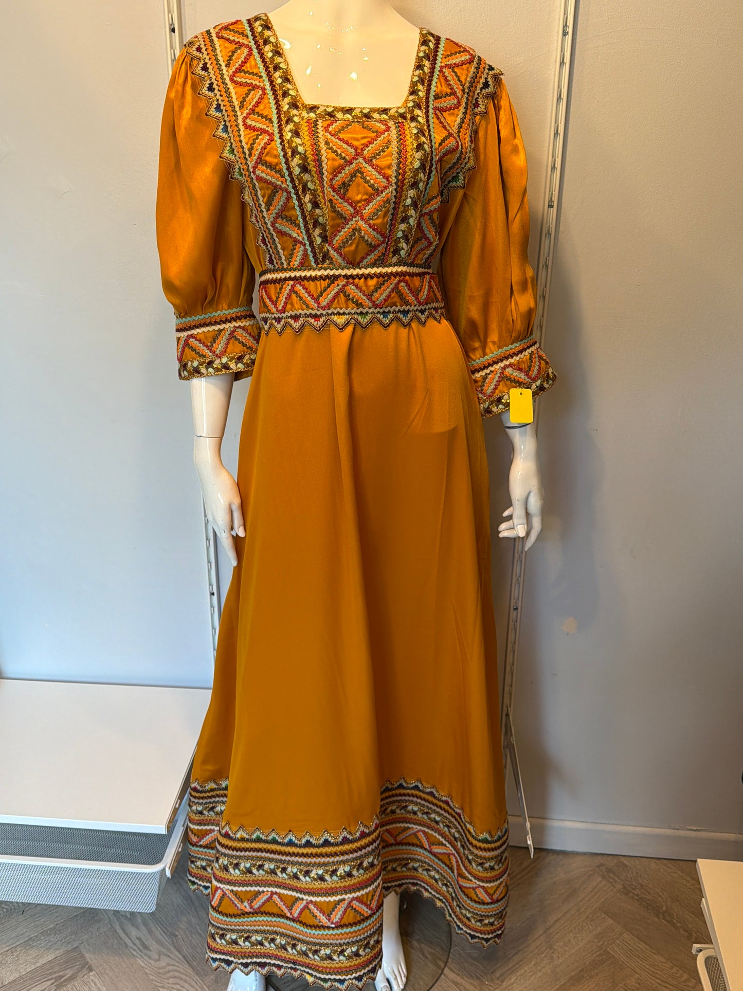 Robe Naouel