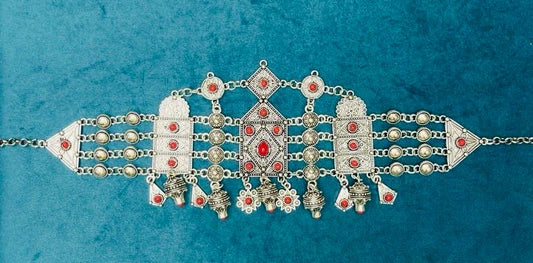 Bijoux de tête noir et rouge