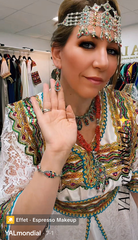 Robe kabyle blanche avec dentelle