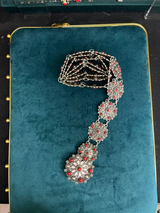 Ceinture motif rond noir et rouge